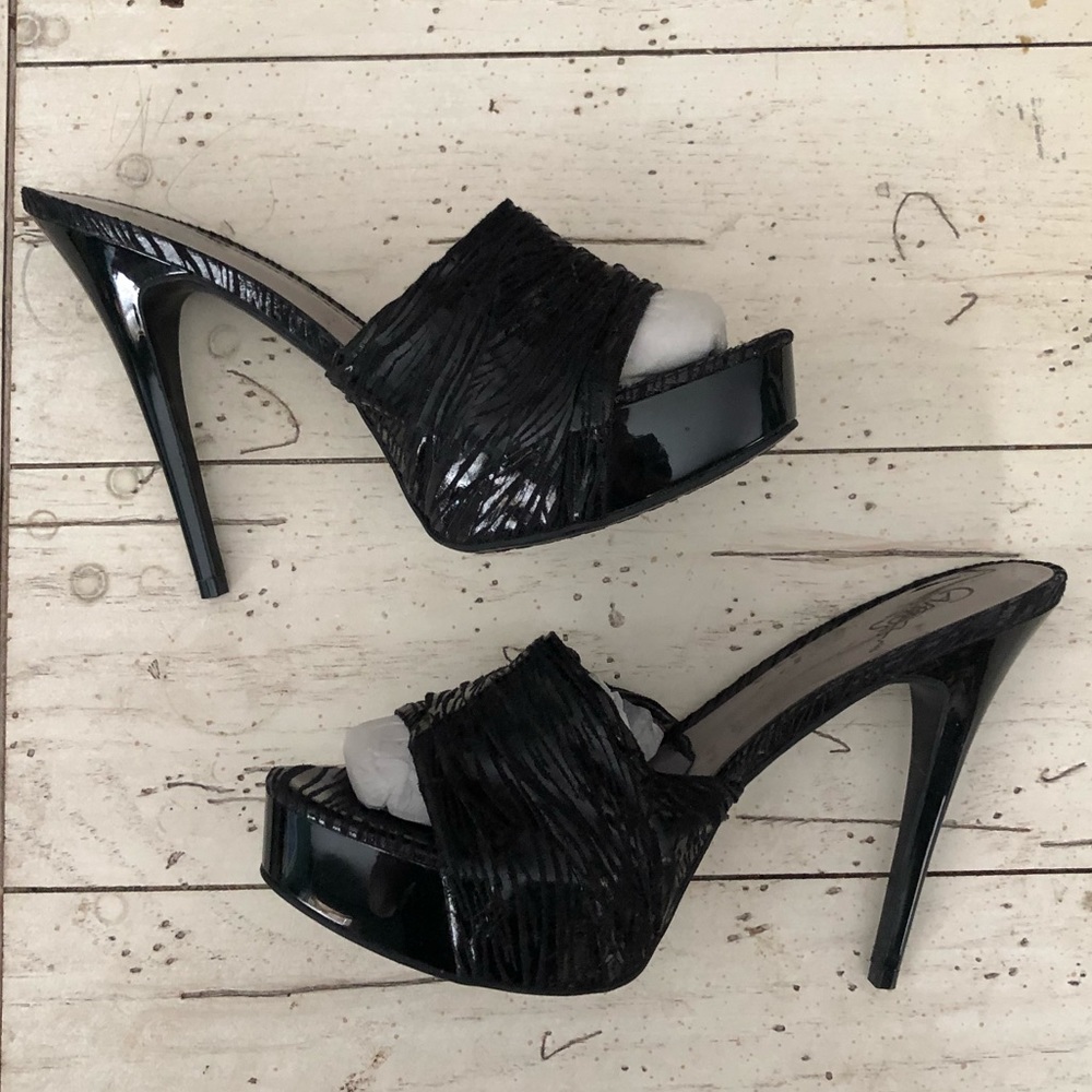 Carlos Santana Platform Heels in Black